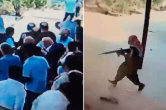 EXACTO momento en que hombres armados abren fuego y matan a personas en un funeral (VIDEO)