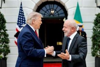 La respuesta de Trump al ser preguntado si considera a Flávio "el verdadero presidente" de Brasil