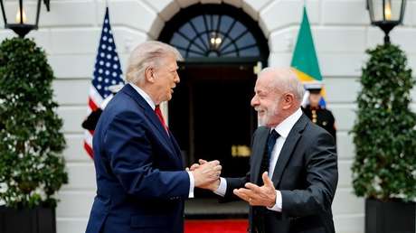 La respuesta de Trump al ser preguntado si considera a Flávio "el verdadero presidente" de Brasil
