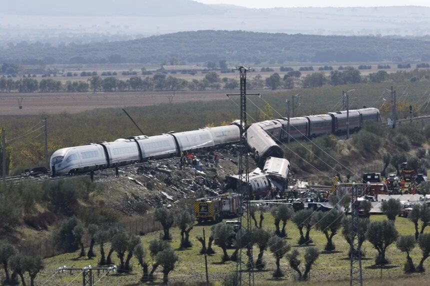 Fuera de Serie : El accidente ferroviario en Urda deja al menos 68 fallecidos y numerosos heridos