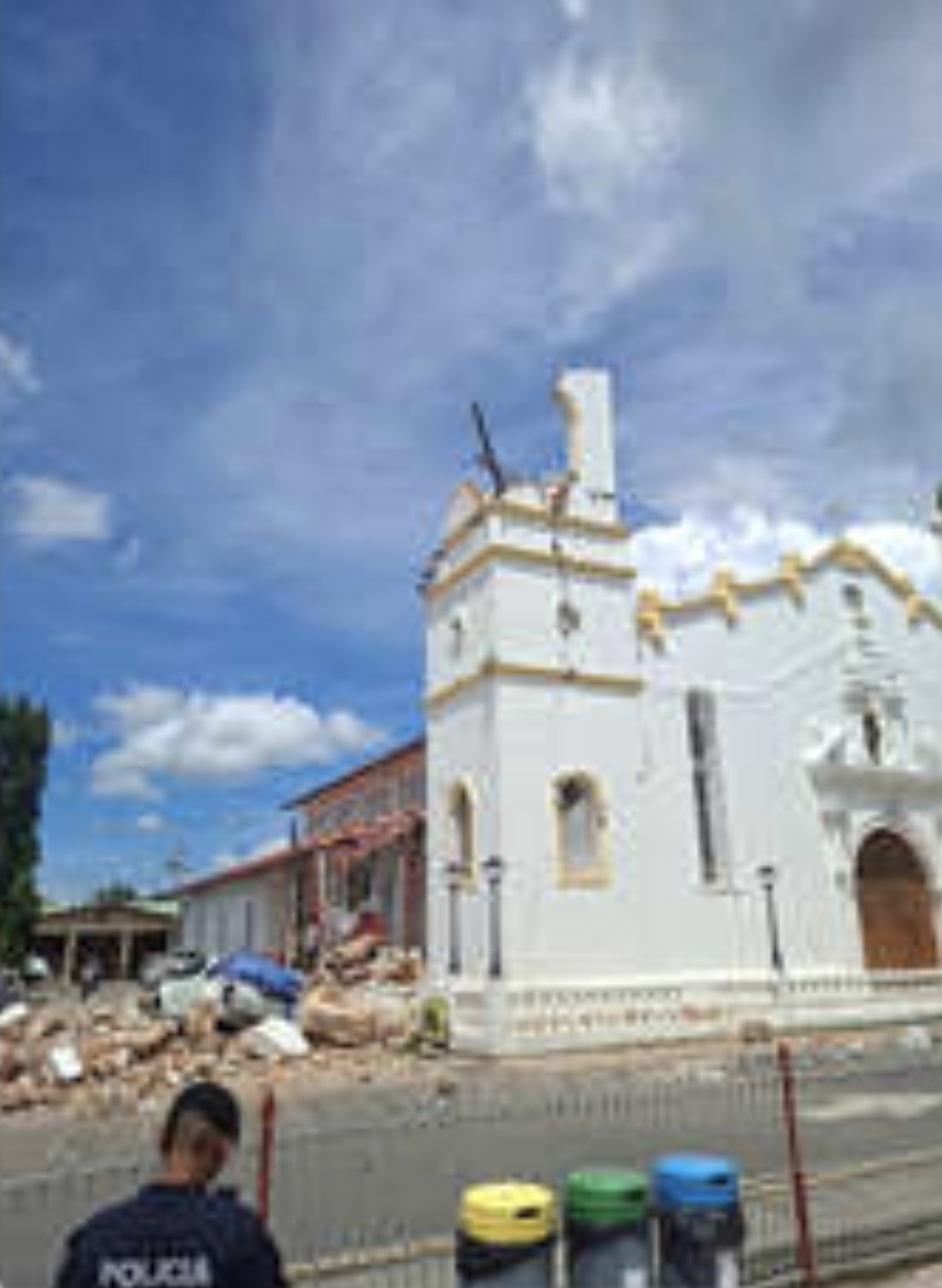 VIDEOS: Edificios sufren graves daños tras fuerte sismo en Panamá