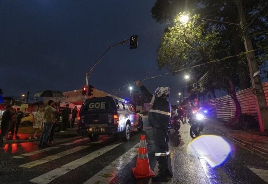 Fuera de Serie : Hombre que tomó como rehenes a 13 niños en una escuela de Brasil es abatido por la policía