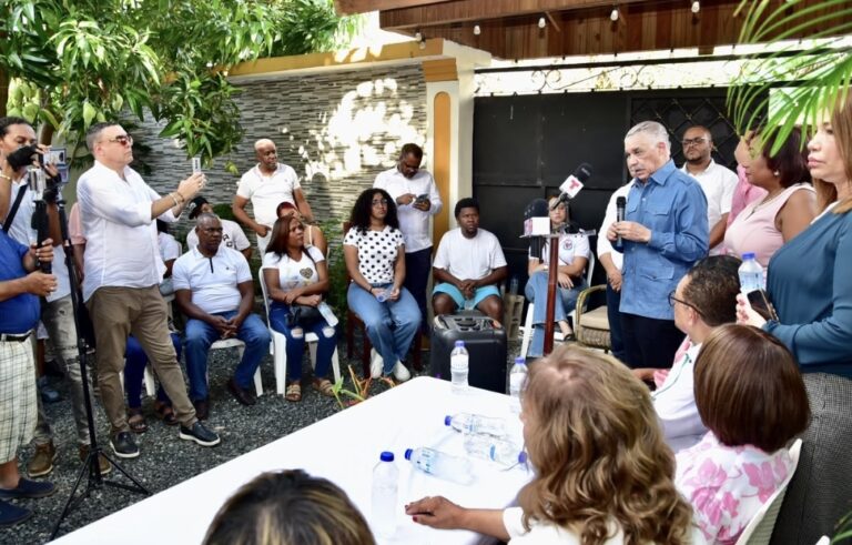 Miguel Vargas exige a la Policía respetar los derechos humanos en operativos contra el crimen