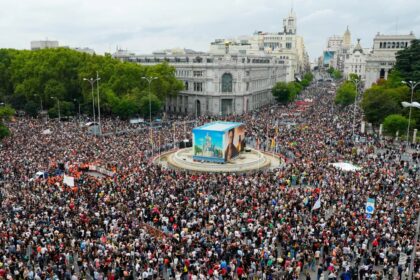 La marcha por vivienda en Madrid reúne a 70.000 personas, mientras en Valencia se producen incidentes