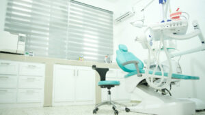 INABIE inaugura dos módulos odontológicos en Monte Plata y Baní, en beneficio de más de 3,200 estudiantes