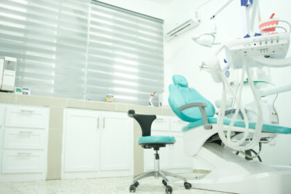 INABIE inaugura dos módulos odontológicos en Monte Plata y Baní, en beneficio de más de 3,200 estudiantes
