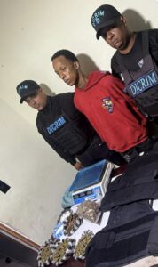 DICRIM ocupa 955 gramos de presuntas drogas, cuatro chalecos antibalas y una motocicleta en Boca Chica